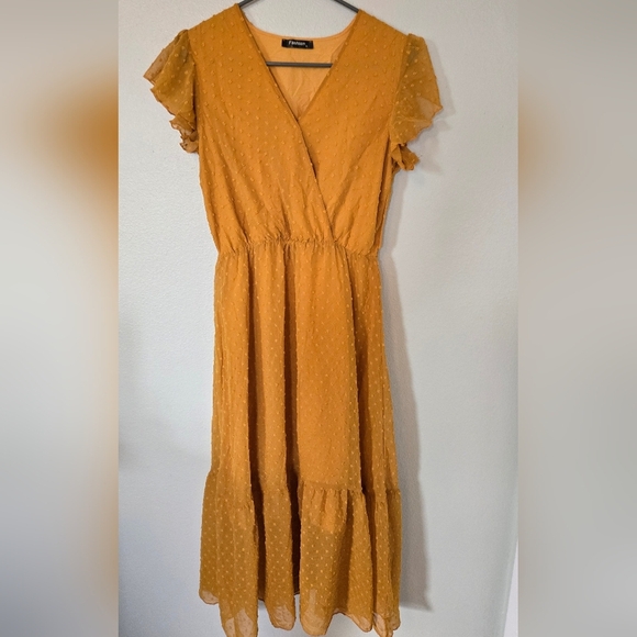 Fashion Yellow Swiss Dot Maxi Dress Size Small - Picture 1 of 8